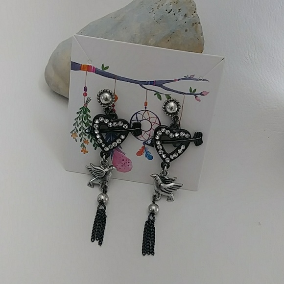 Heart and Bird Charm Dangle  Earring - Picture 2 of 5